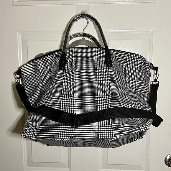 NWT Lulu Dharma Black White Plaid Frasier Weekender Bag - Picture 2 of 5